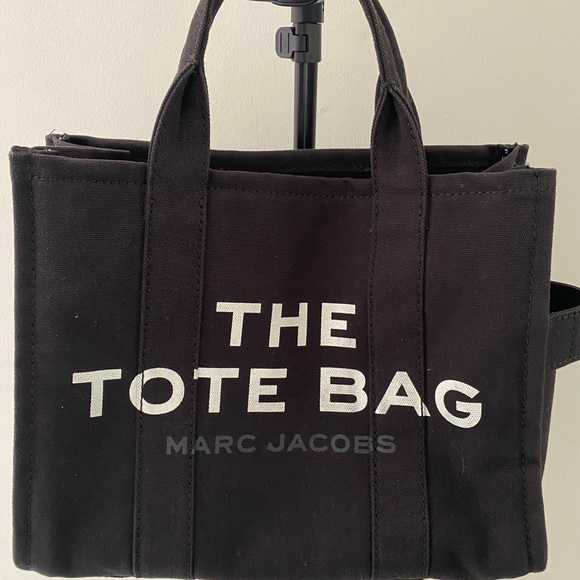 Marc Jacobs Handbags - MARC JACOBS crossbody tote bag 13L x 11h inches 6” deep